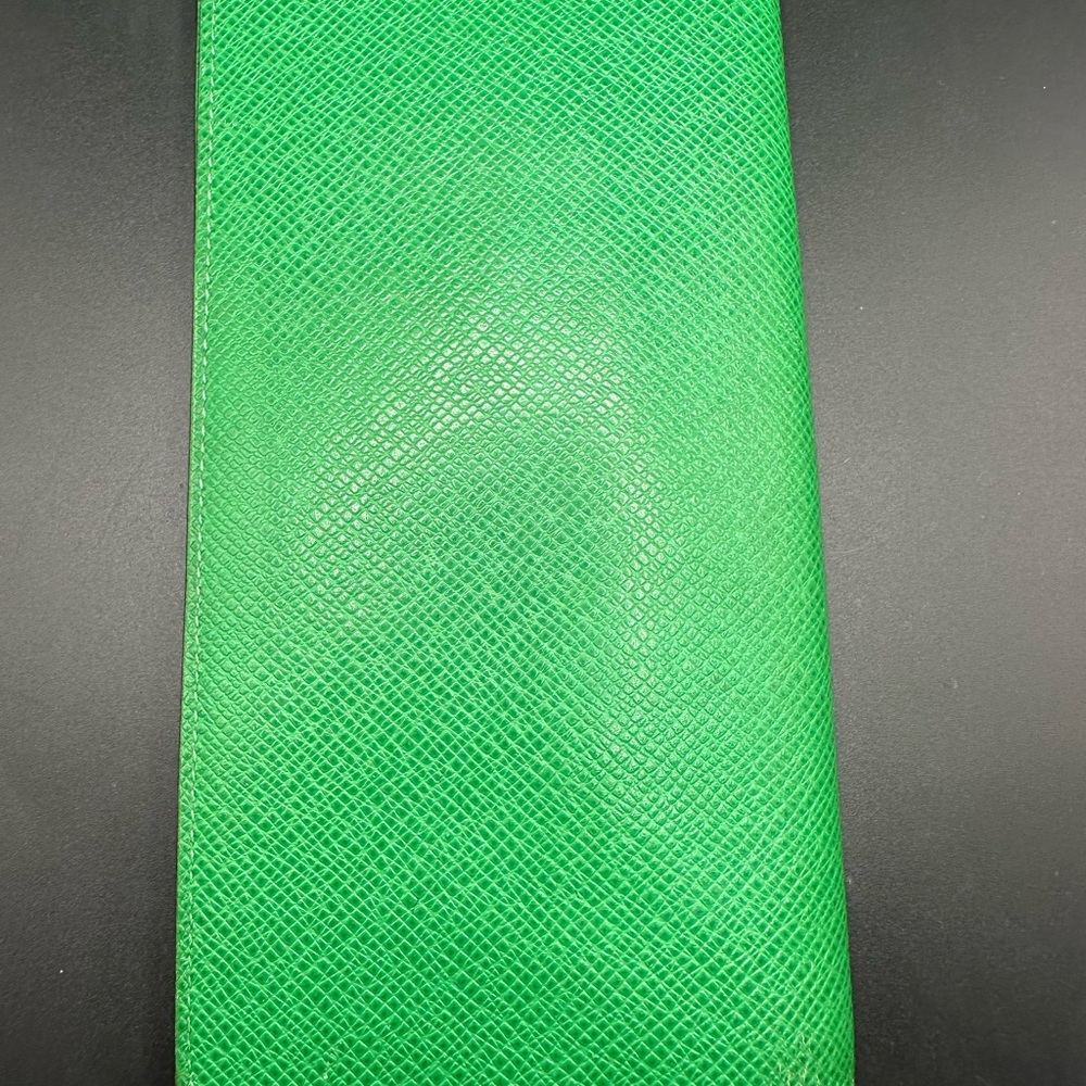 LOUIS VUITTON Epi Leather Wallet.